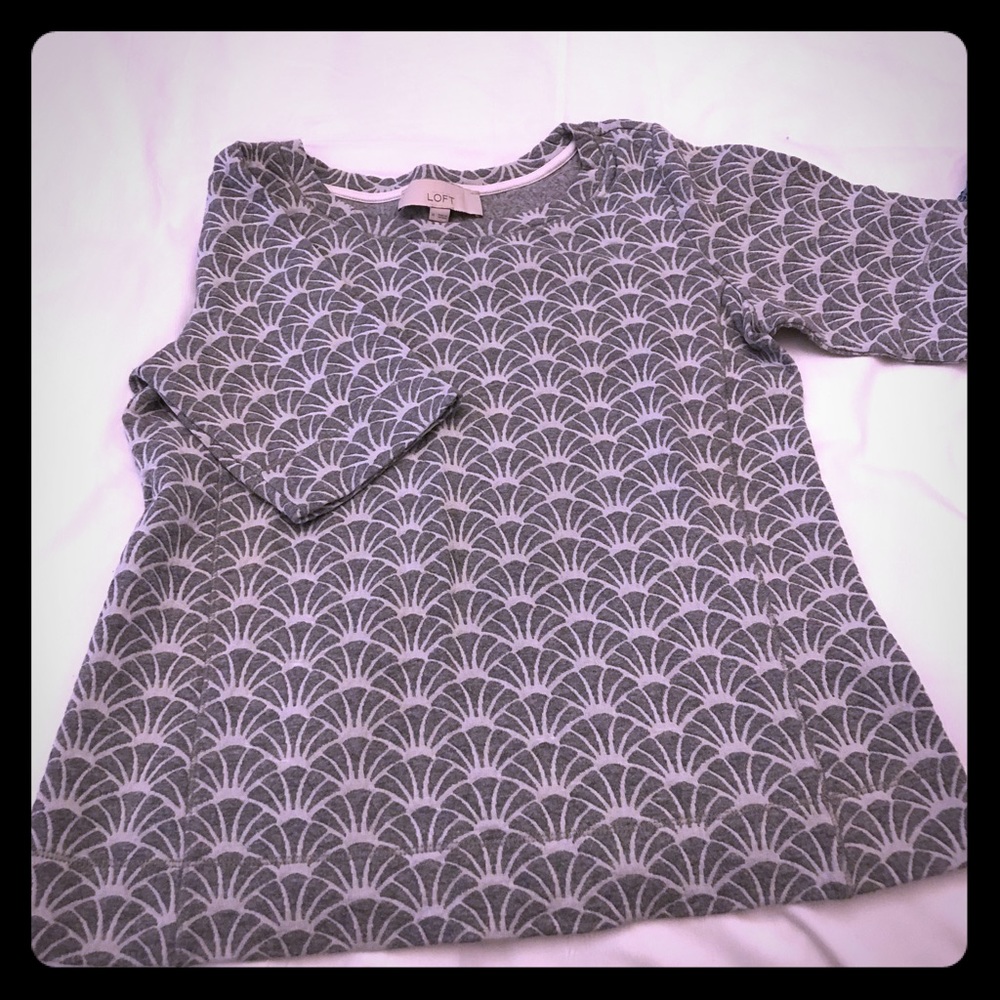 LOFT grey deco elbow length knit top
